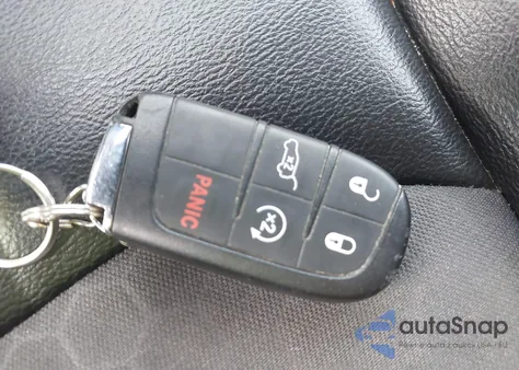 2018 Jeep Compass Latitude 4X4 from USA, damaged, VIN 3C4NJDBB9JT264783